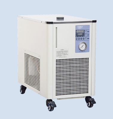 精密冷水機.jpg 精密冷水機.jpg
