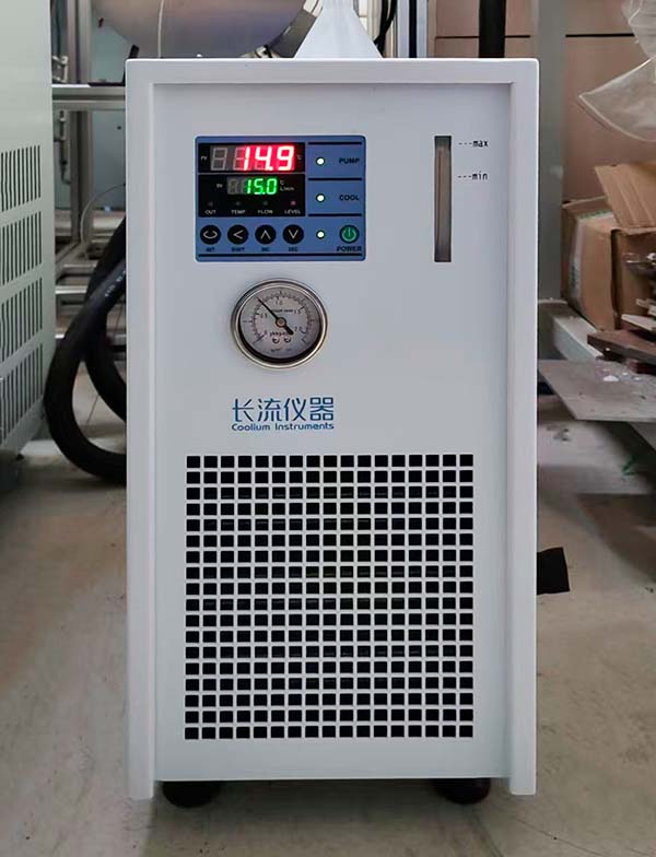 小型冷水機.jpg